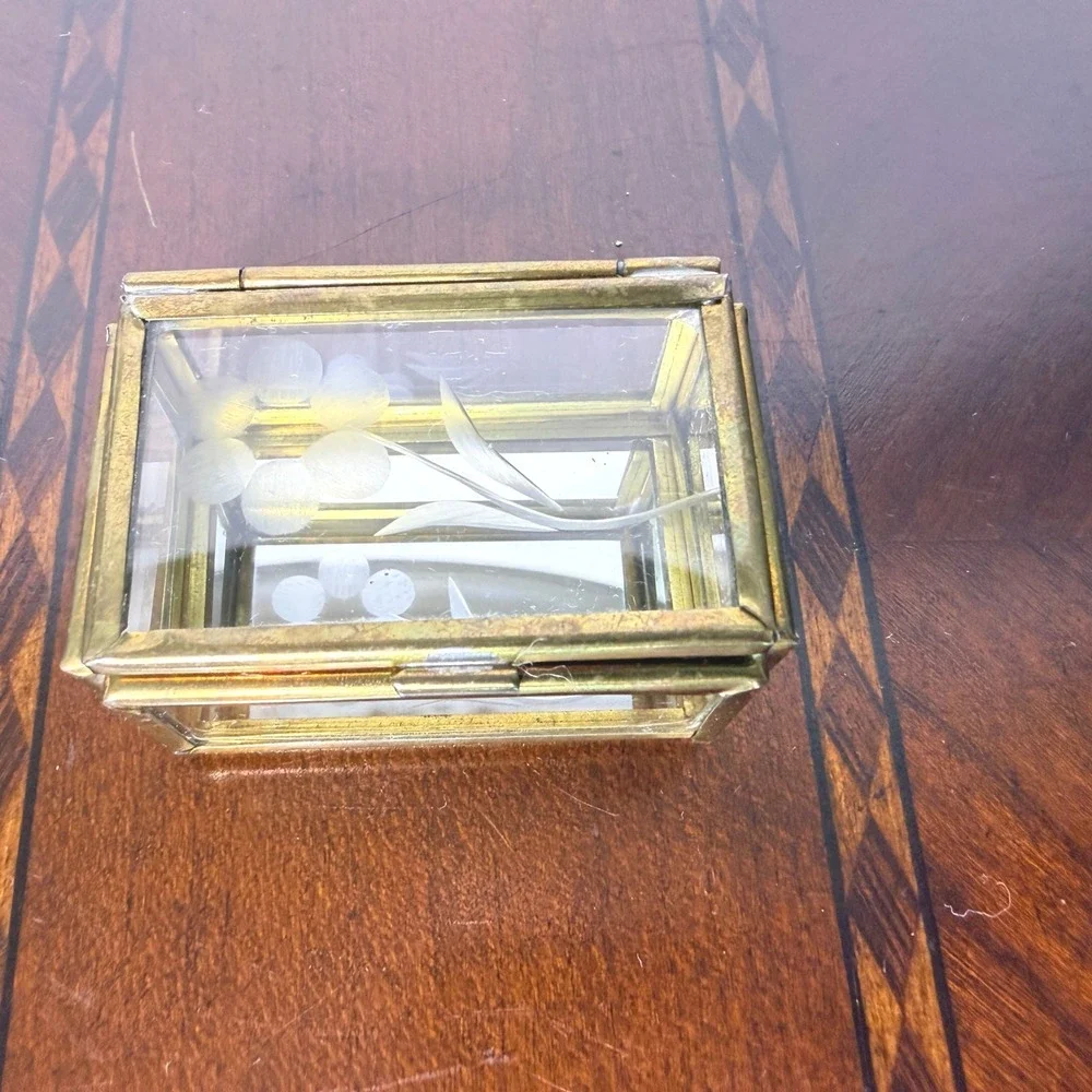Vintage Etched Floral Glass Brass Trinket Box Gold Small‎ Cottagecore Vanity